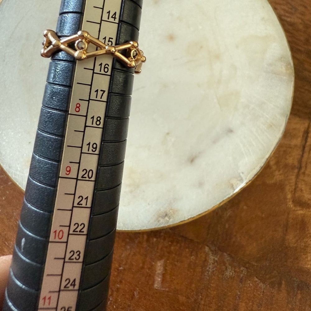 Elegant Gold Women's Ring - Size 7